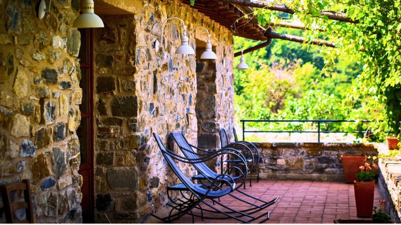 Hotel Podere Conti Filattiera Bagian luar foto