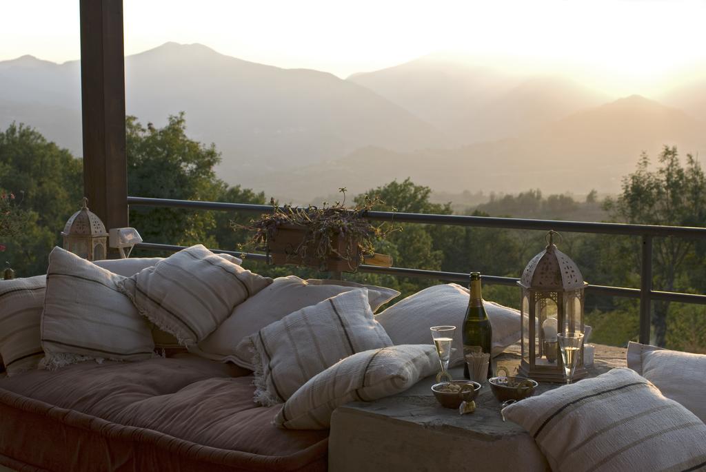 Hotel Podere Conti Filattiera Bagian luar foto