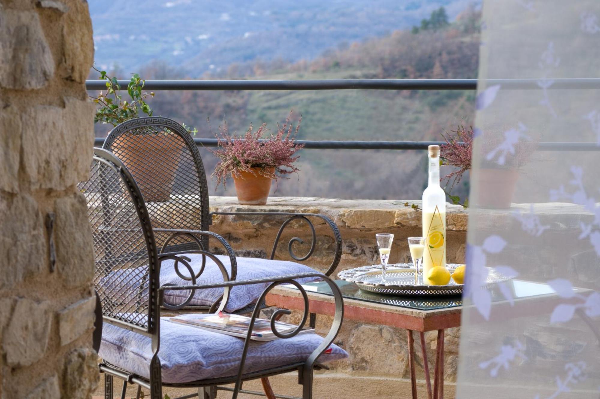 Hotel Podere Conti Filattiera Bagian luar foto