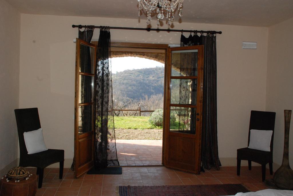 Hotel Podere Conti Filattiera Bagian luar foto